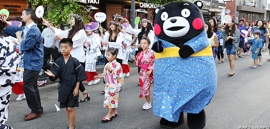 熊本の「くまモン」が初訪米：二世週祭で誘致PR：日系社会にしあわせ