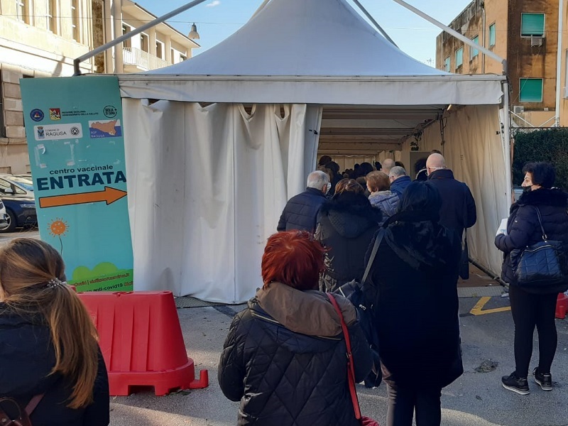 Dal 1° Dicembre 2021 È Iniziata La Somministrazione Della Terza Dose Di Vaccino Anche Ai Soggetti Di Età Pari O Superiore A 18 Anni - Ragusa Libera 600_x_800_jpg