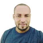 Quem é o professor Raimundo Oliveira?​