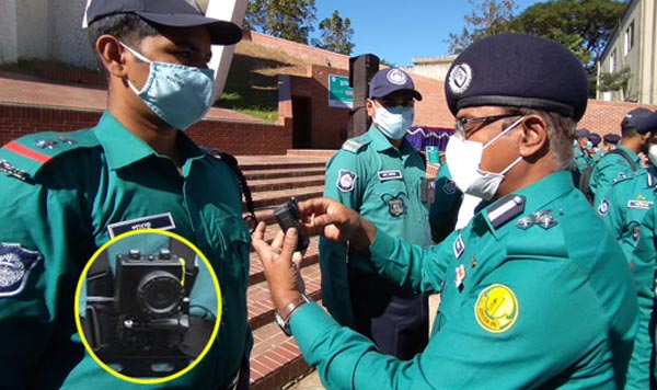 সিলেটে ট্রাফিক সার্জেন্টের বুকে, কপালে ‘বডি ওর্ন ক্যামেরা’