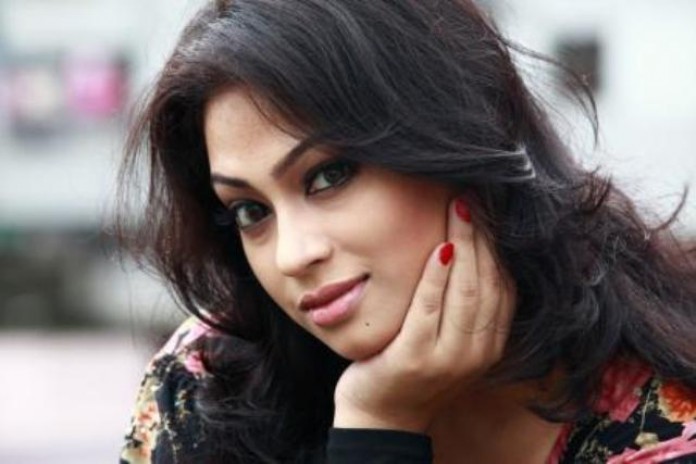 বিয়ে করছেন পপি?