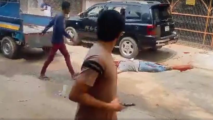 রাজধানীতে প্রকাশ্য দিবালোকে আ.লীগ নেতার গুলিতে ব্যবসায়ী নিহত