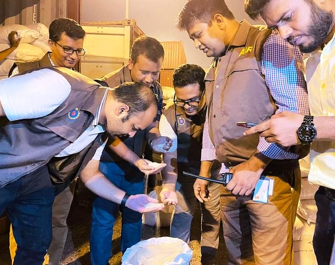 সরিষার চালানে এলো ১৫ কোটি টাকা মূল্যের নিষিদ্ধ পপি বীজ