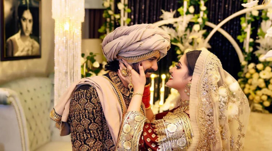 স্বামী রেখে বিয়ে: নায়িকা পরীমনি ও রাজকে আইনি নোটিশ