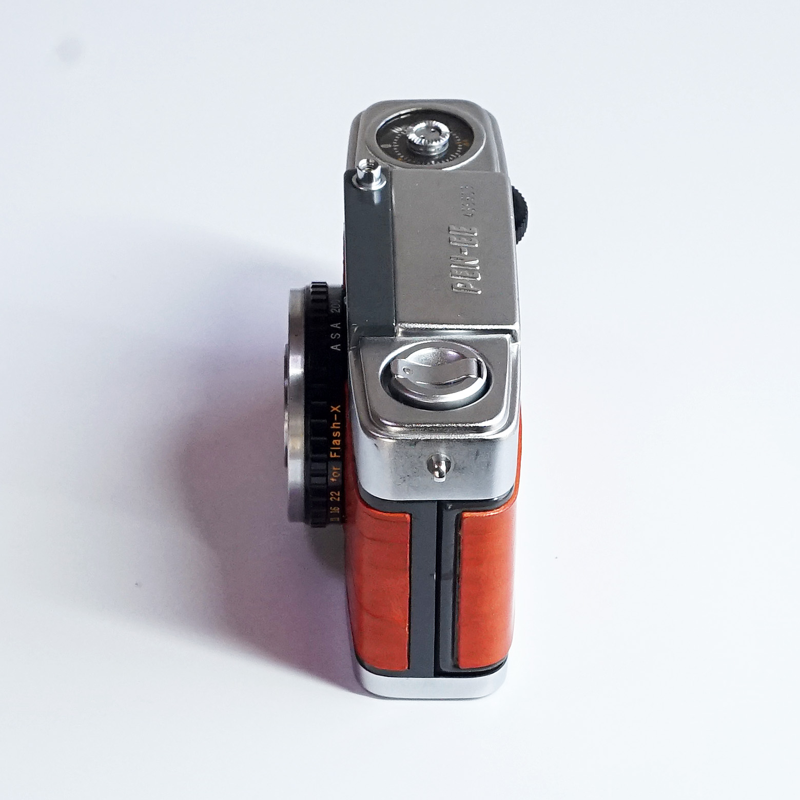 売り切れ 限定カラーカメラ 特典同色リングカバー付 OLYMPUS PEN-EE