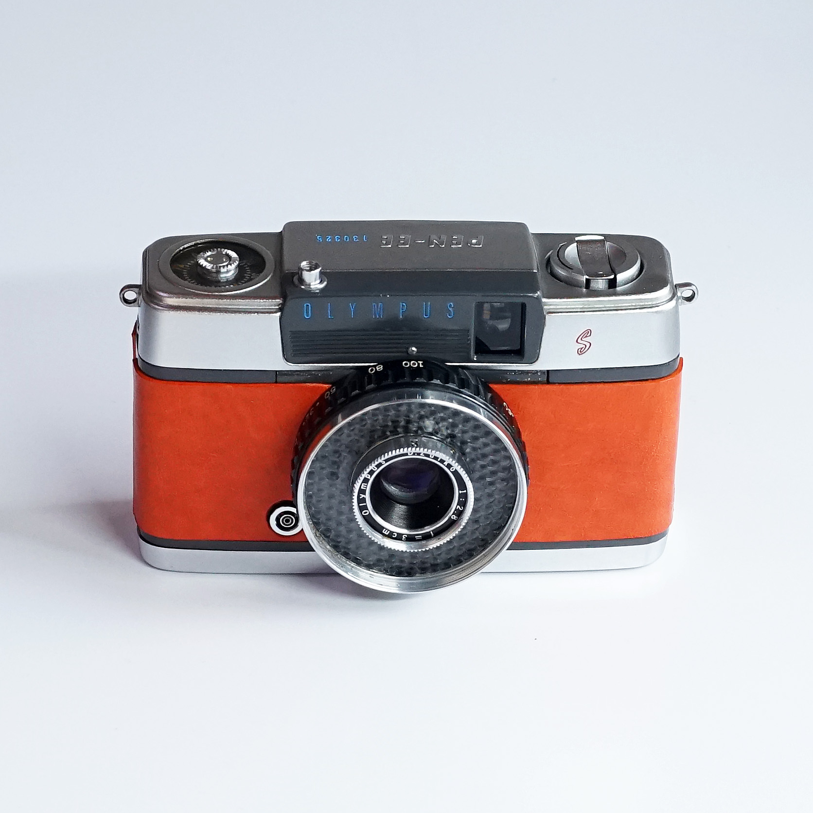 売り切れ 限定カラーカメラ 特典同色リングカバー付 OLYMPUS PEN-EE S