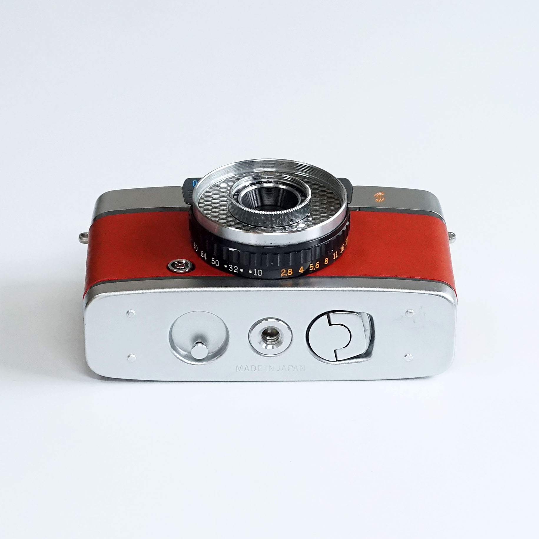 売り切れ 限定カラーカメラ 特典同色リングカバー付 OLYMPUS PEN-EE S