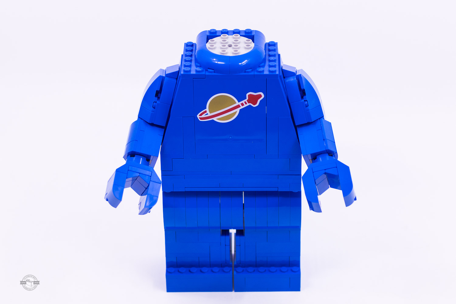 LEGO 40921 Scaled Up Blue Astronaut Minifigure Review
