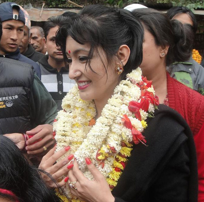 Himani Shah Nepal The Country Of The Buddha And The Mt