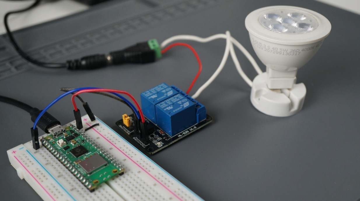 RPi Pico connected to a relay - off state