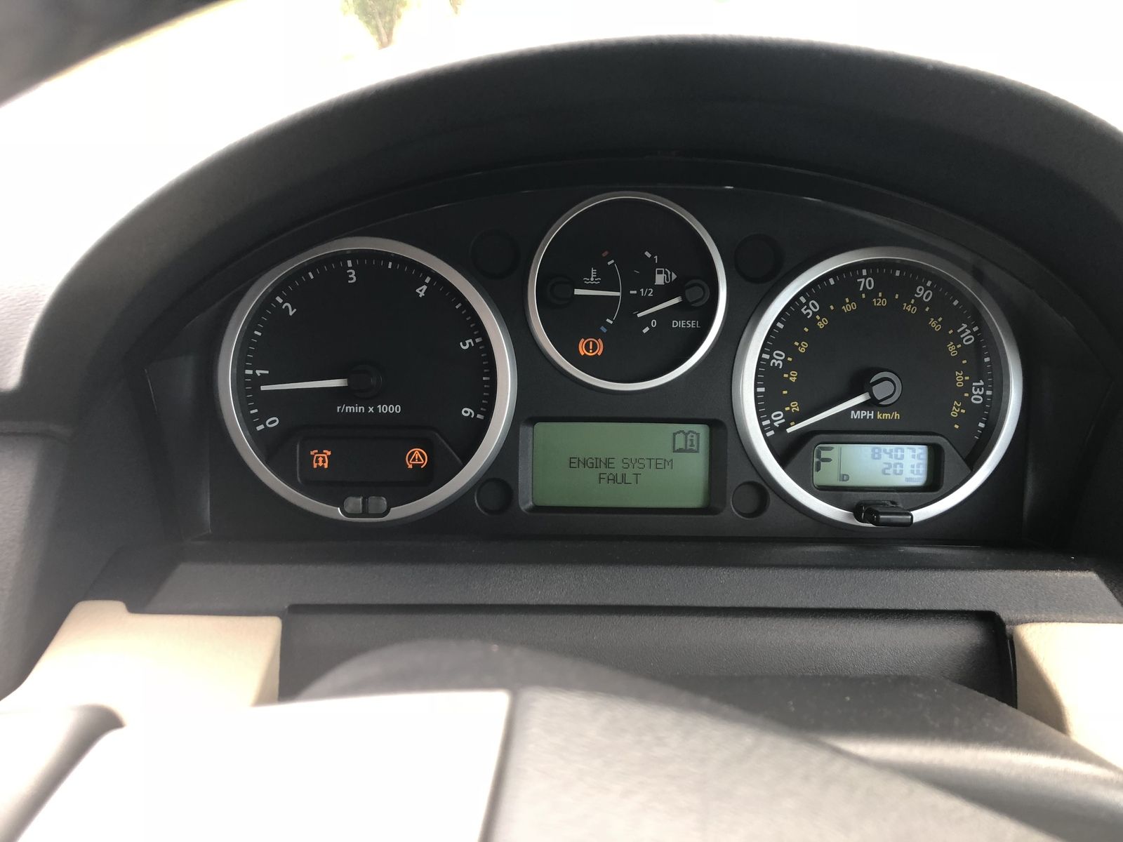 Range Rover won't go over 50 mph: reasons why it won't 1 Range Rover won't go over 50 mph