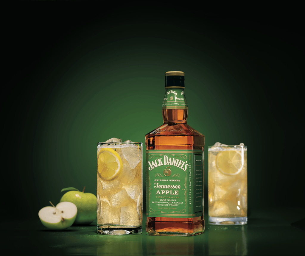 11190231C02_R7_JDTA_BottleLeft_2drinks+(1)+(1)