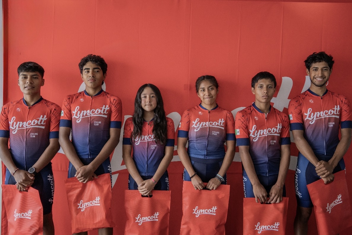 Lyncott Cycling Team - 01