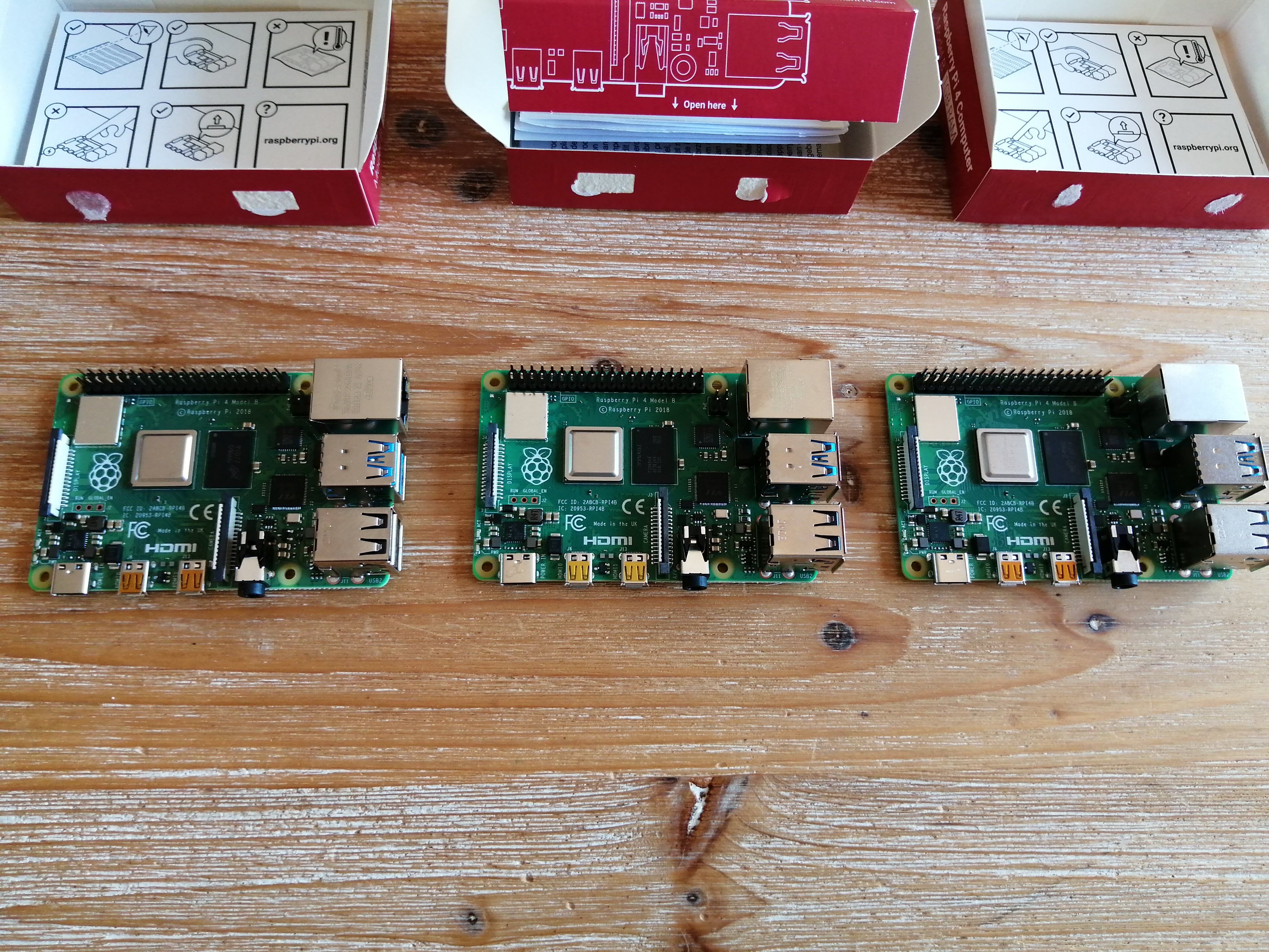 tres modelos de raspberry pi 4