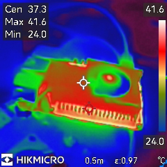 as Wärmebild zeigt, dass die abgeleitete Wärme auf max. 41,6°C heruntergekühlt wird.