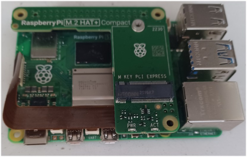 Das fertig montierte M.2 HAT+ auf einem Raspberry Pi 5B 8GB noch ohne Laufwerk