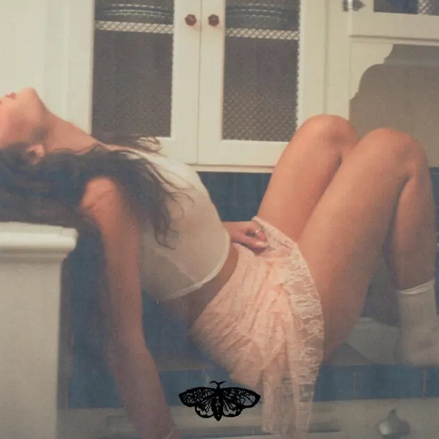 Read more about the article Emma Rena Gets Vulnerable on “If You Get This Message”