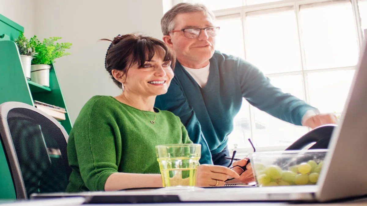 Side Hustle Meaning: Simple and Clear Ways to Boost Your Post-Retirement Income