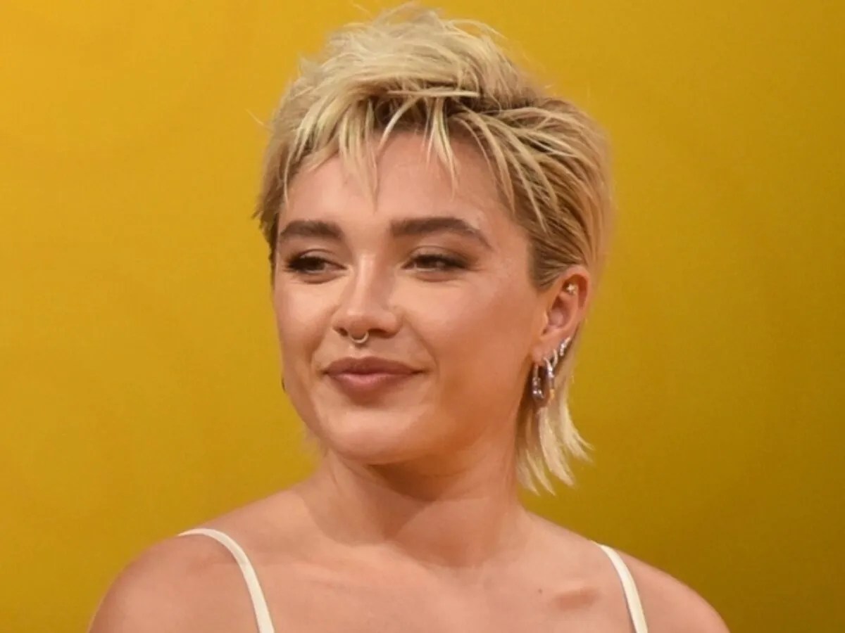 "Actress Florence Pugh Hit in Face by Object at CCXP 2023 Panel: Disturbing Trend of Onstage Attacks"