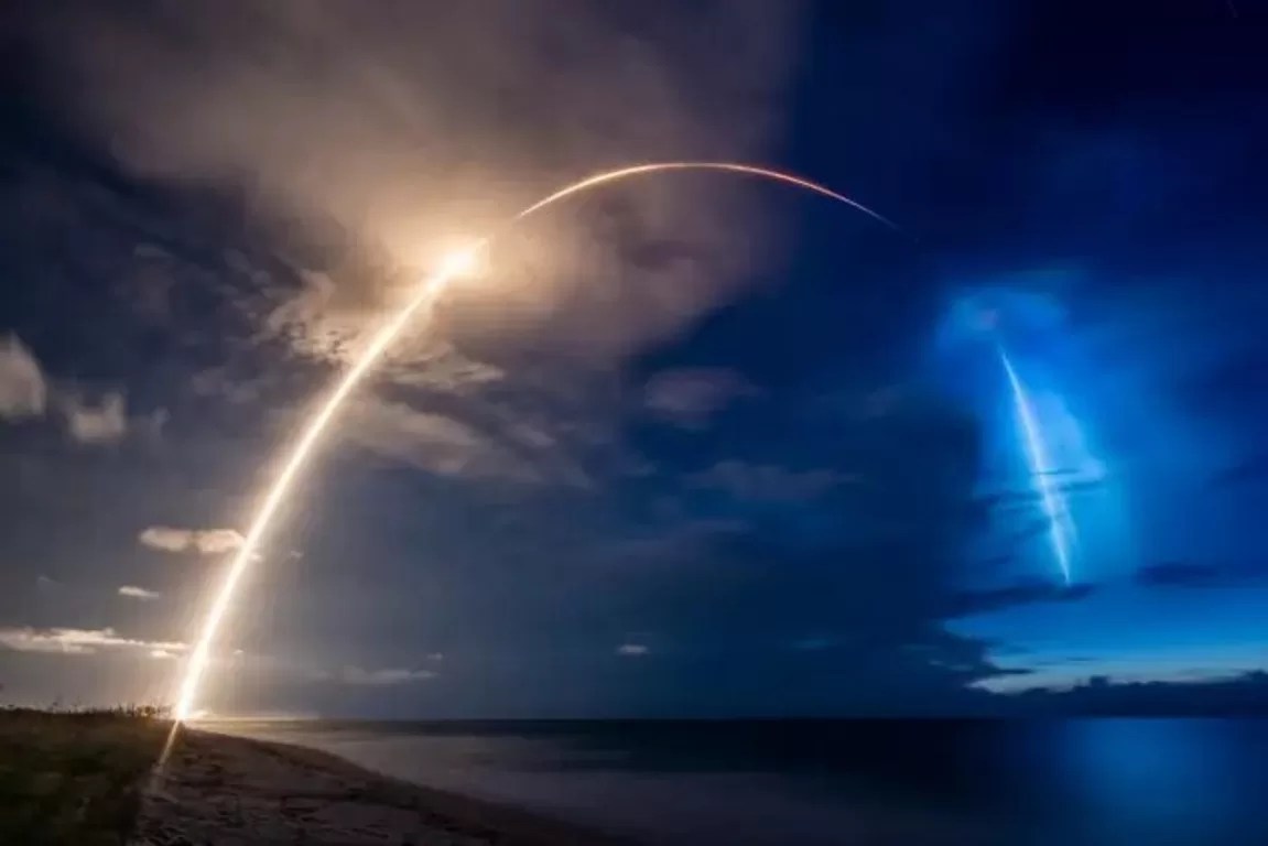 SpaceX Lights Up the Sky: 23 Starlink Satellites Launched in Spectacular Dawn Display