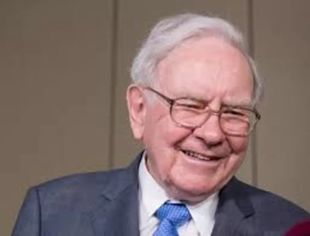 Warren Buffett’s 2024 Annual Shareholder Letter: Key Takeaways on Equities, Cash, and Berkshire Hathaway’s Strategy