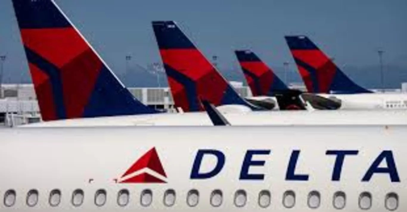 Delta Air Lines Cuts Earnings Outlook Amid Weaker U.S. Travel Demand: Shares Drop