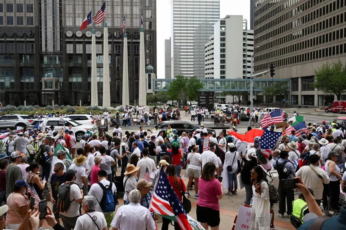 Trump Immigration Plan 2025: Revoking Social Security Numbers to Pressure Self-Deportation