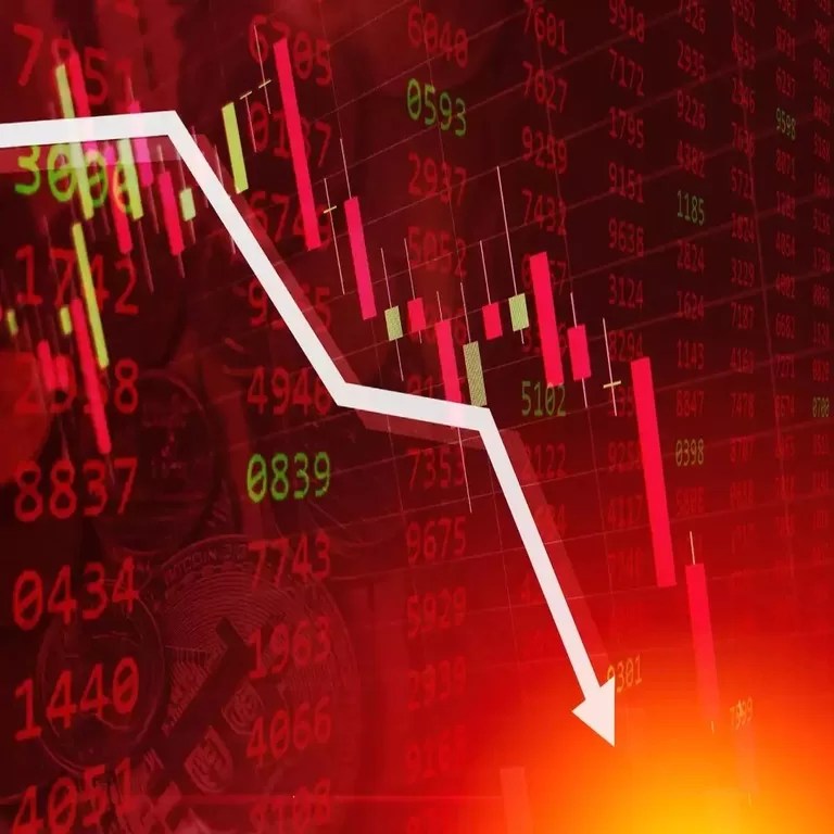 Dow Drops 1,000 Points as Trump’s China Tariffs Shock Wall Street