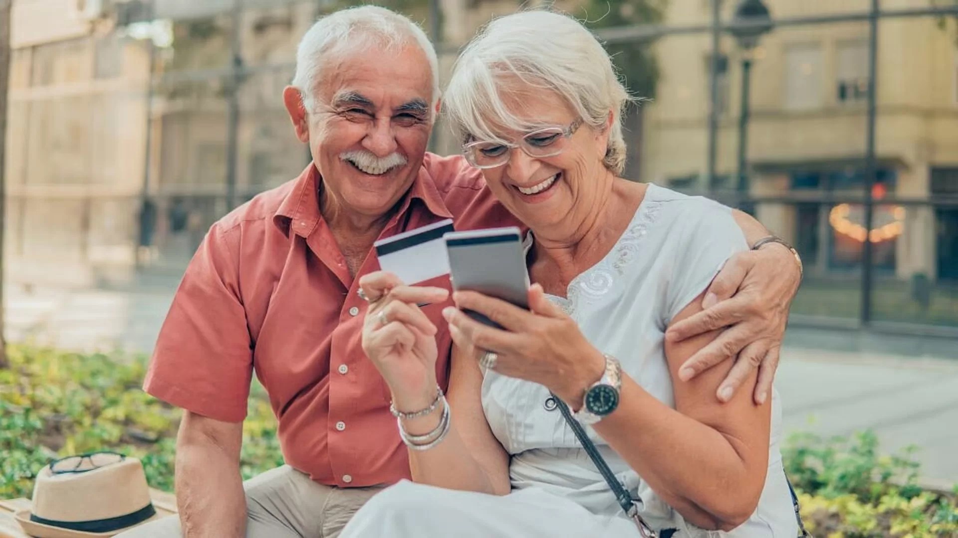 How Enriched Social Networks Help Older Adults Beat Loneliness, According to a 10-Year Study