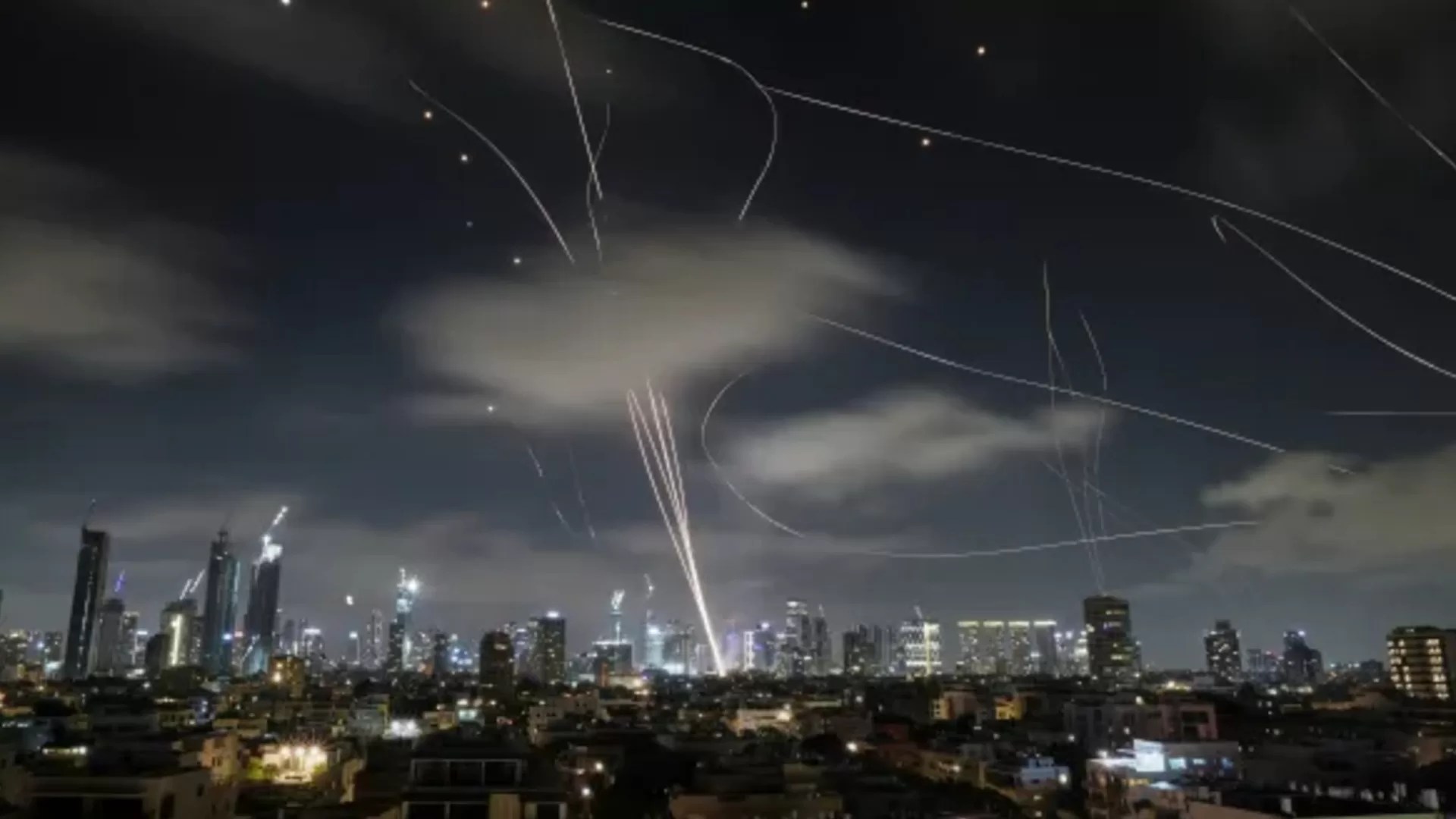 Israel Strikes Tehran After Trump Demands Iran’s Unconditional Surrender – Conflict Escalates