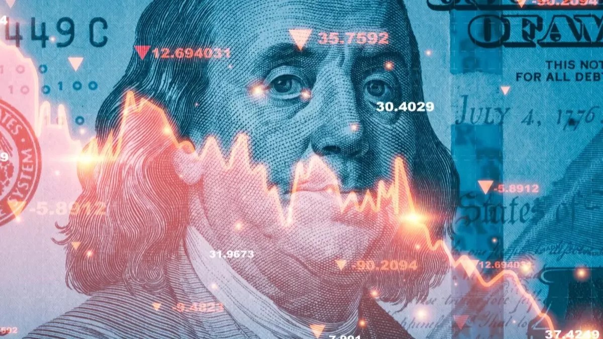 Why the U.S. Dollar Is Falling—and Why It Has Some Experts Worried