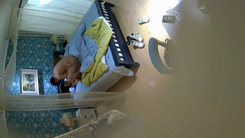 酒店偷拍 学生小妹跟男友出来开房操 看着文文静静的 真操上了也很狂野呀 坐在男人身上耸动 被男友操了两炮