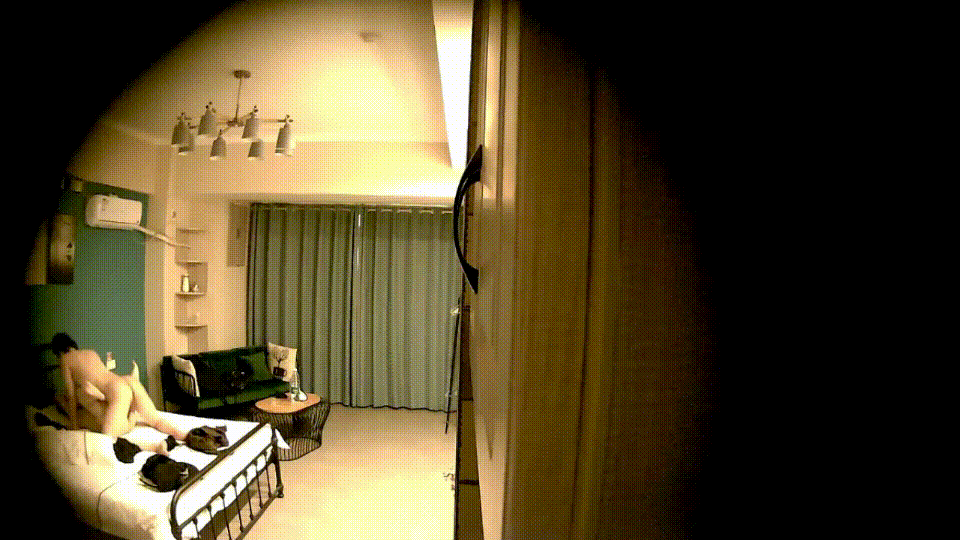 酒店偷拍 很良家的小少妇 跟情哥哥出来开房了 喜欢坐在男人鸡巴上耸动 还玩点情趣捆绑 操了好几炮才算完