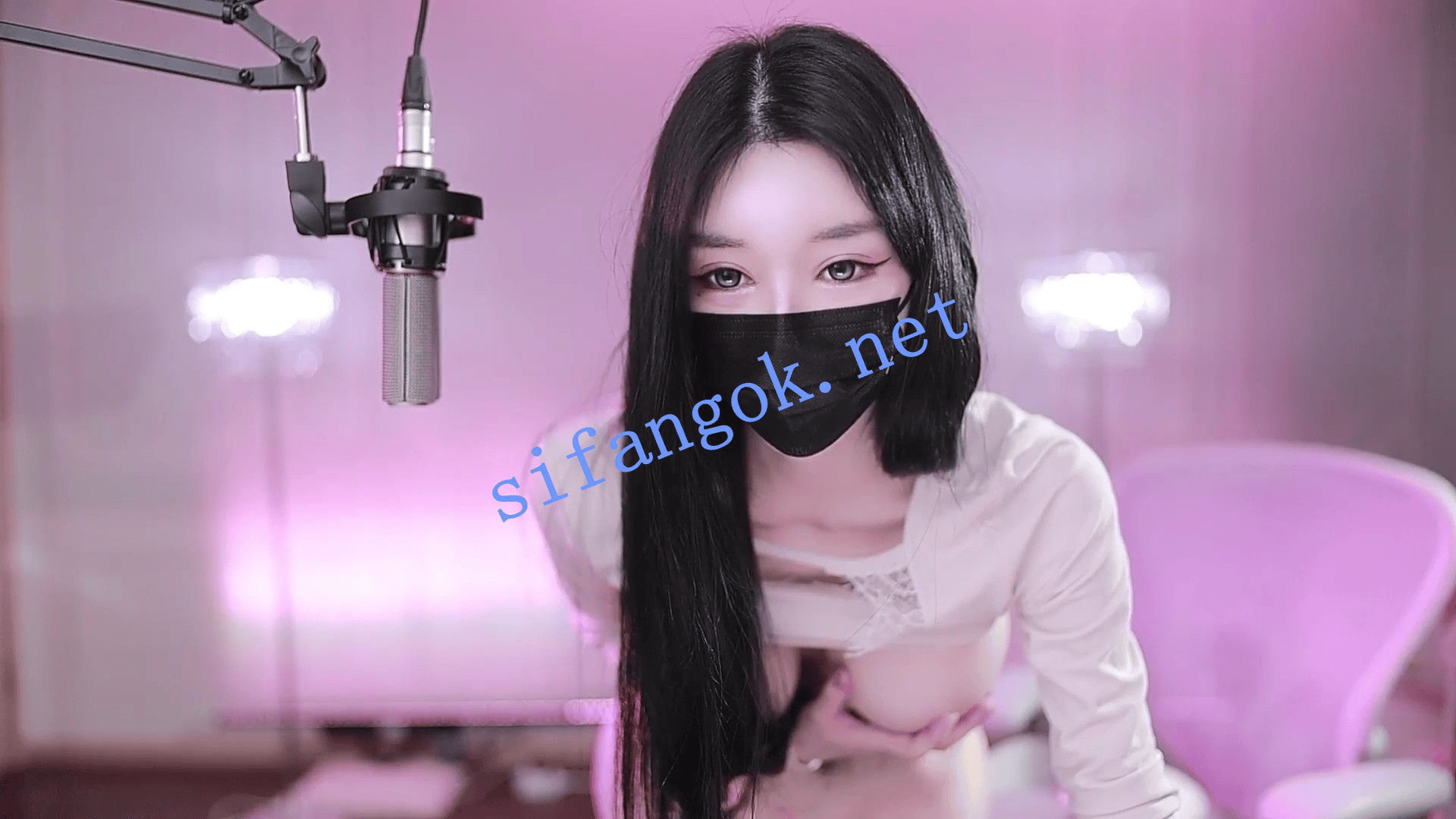 ☛ST开票【Eve7777】韩国BJ巨乳主播300币跳蛋抽查自慰秀