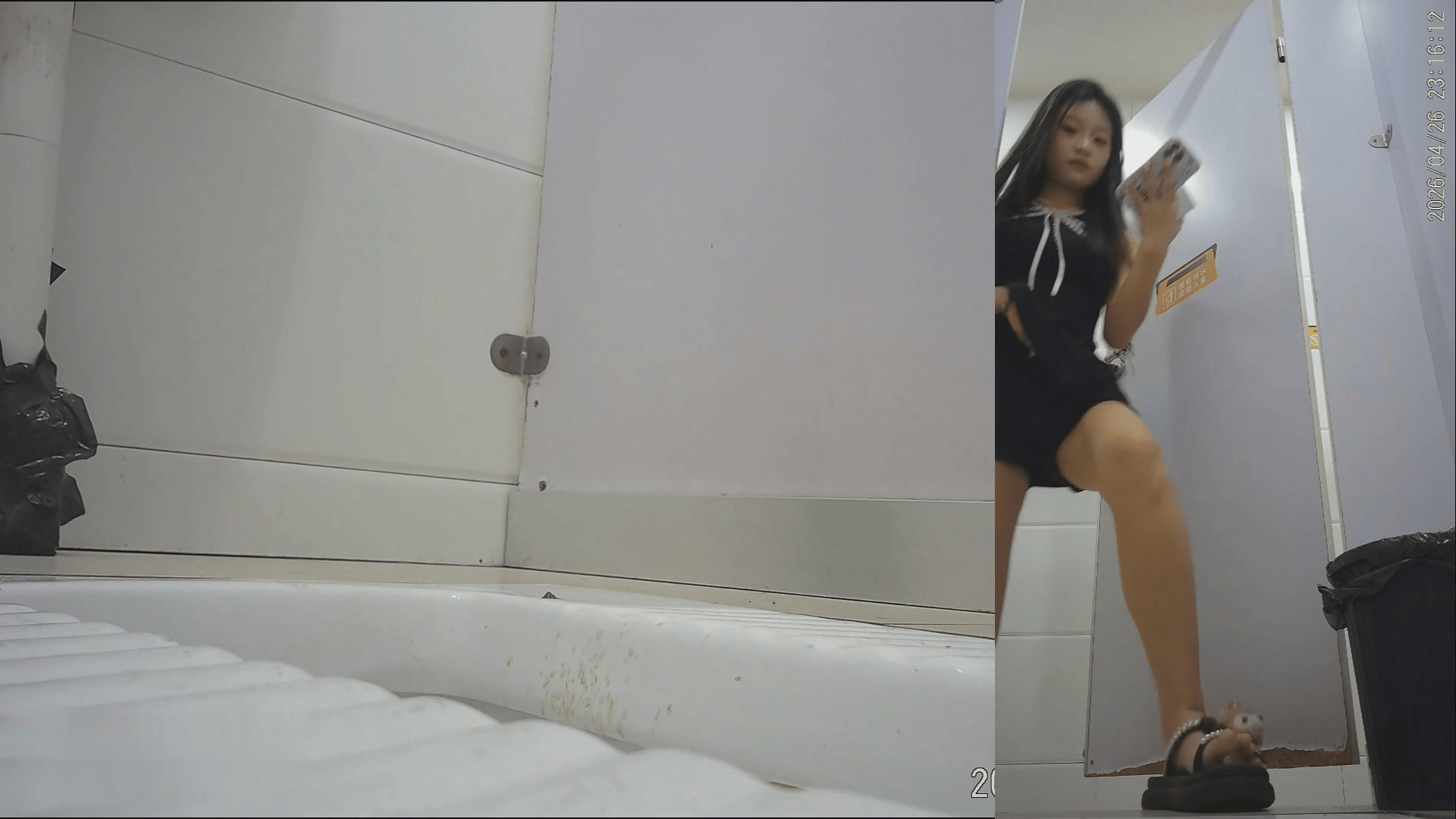 十月最新流出❤️私房售价200元❤️【精品厕拍】网红基地女厕偷拍极品女主播 多次拉屎前后双角度完美视角（4V)