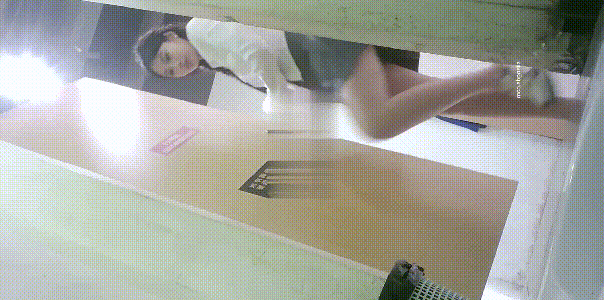 商场女厕双视角偷拍5位美女❤️各种极品小黑鲍鱼