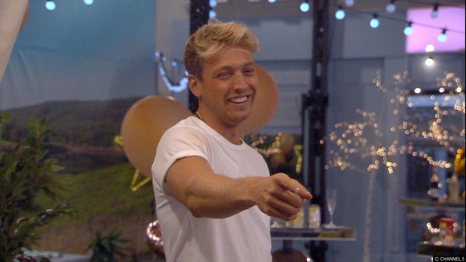 CBB Sam admits he gets c*ck shots from dudes on the internet 5