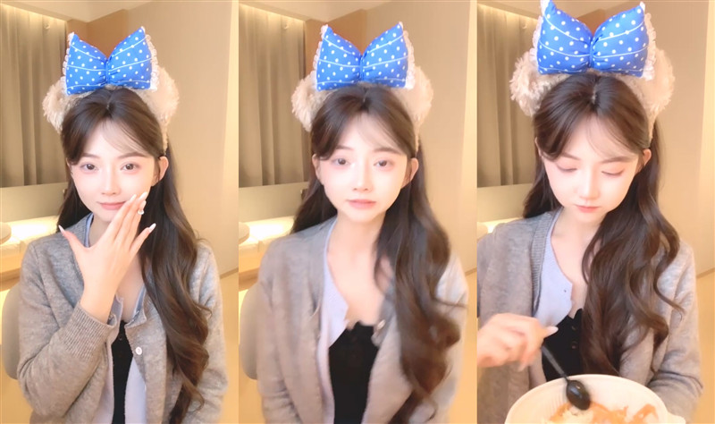 超级美人回归！粉嫩的一塌糊涂《小樱花》揉穴自慰狂撸~