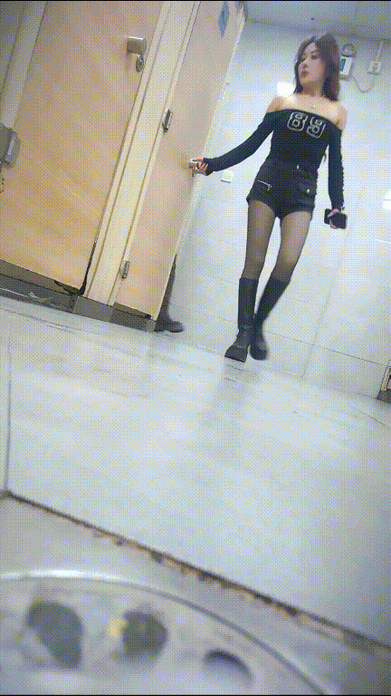 美女如云商场女厕针孔脸逼同框清晰偷拍多位漂亮小姐姐方便(6V)
