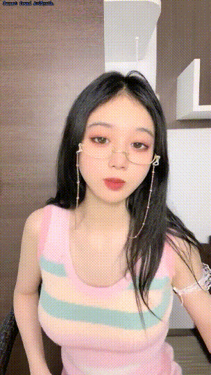 抖音泄密！绿转黄网红清纯少女【1元1吨】高跟丝袜~无套内射~秒变反差小母狗(6V)