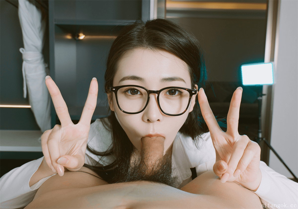 ♈ ♈ ♈2026年3月最新，【FENDSON作品】，大尺度啪啪，身高177，冷白皮车模，尤物当前把持不住，尽情享用美味，插个不停！