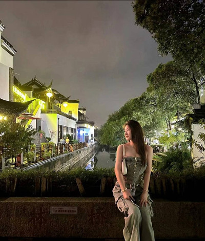 辽宁大连反差婊张钰铭与男友不雅视频曝光❤️JK制服黑丝诱惑深喉口爆吞精 无套猛操掐脖扇脸浪叫不止！