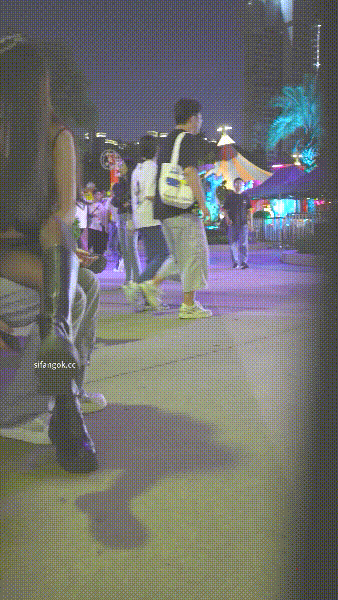 (BC-B-229)漫展现场抄底多位美女❤️黑丝包臀裙美女被男友掀裙内裤露外面(6V)