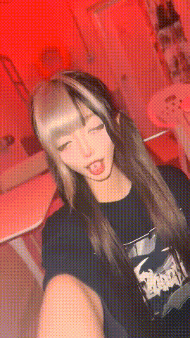 ⚫️10月新品，极品清纯神颜露脸小母狗【jinbi789654】与金主爸爸3P造爱，特写紫薇，穴里吐蓝莓(55V)