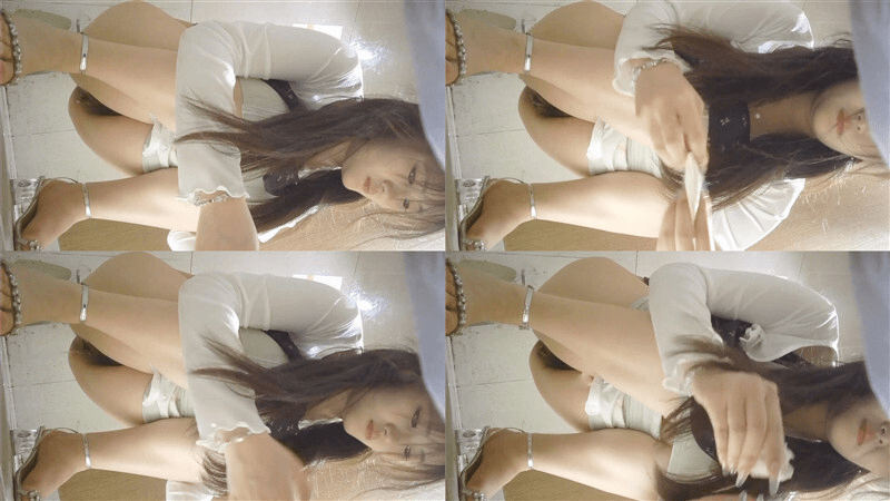 商场女厕全景偷拍4位极品少妇❤️人美BB更美