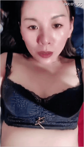 ㊙️精品推荐㊙️【合欢功】户外露出自慰，农村骚妇~! 大奶肥臀~户外跳蛋~狂震自慰超诱惑9V