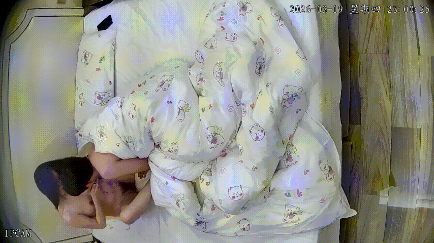 情趣酒店 3-20 肤白貌美的黑长直眼镜妹妹 酥胸上还纹了个心 撩得男人晚上先干两炮 早上睡来再打一炮