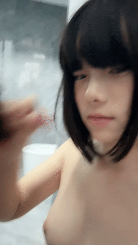 ❤️❤️极品美少女和精神小伙酒店直播大秀，奶子好粉嫩，被男友暴力抽插