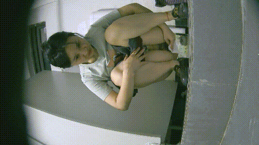 路边女厕全景偷拍❤️多位美女各种极品小黑鲍