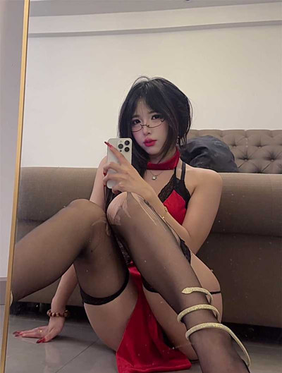 杭州性感带货网红冯晓燕长腿尤物下播秒变项圈母狗供MCN老板肆意淫玩❤️玩撕裆强制深喉 裹淫装后入爆操！